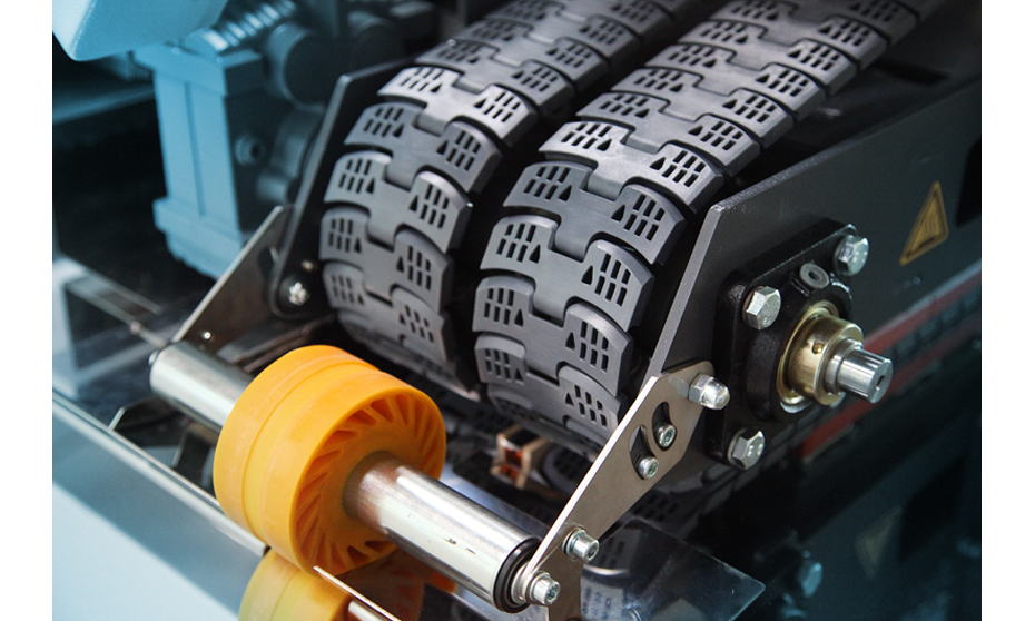 KUPER Furniernähmaschine FLI 1000