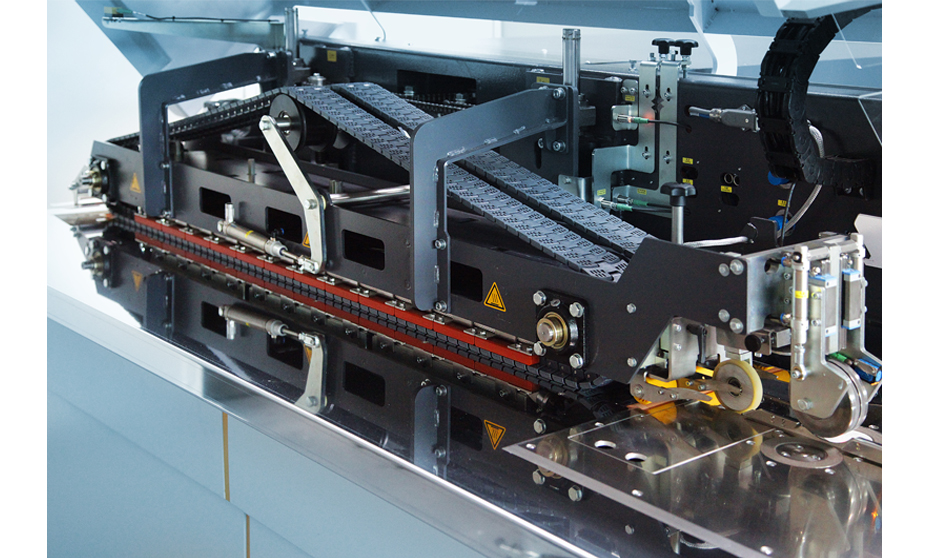 KUPER Furniernähmaschine FLI 1000